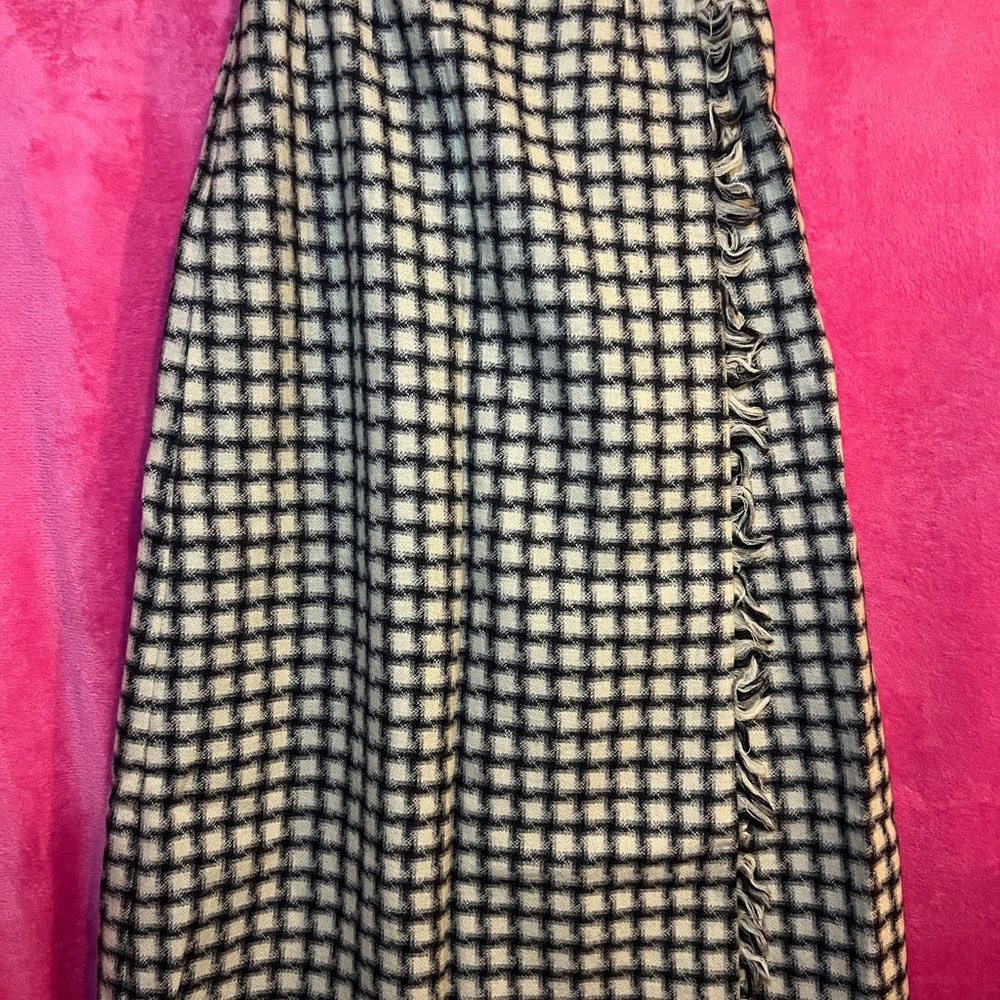 Harve Benard Black and Cream Checkered A-Line Wool Skirt